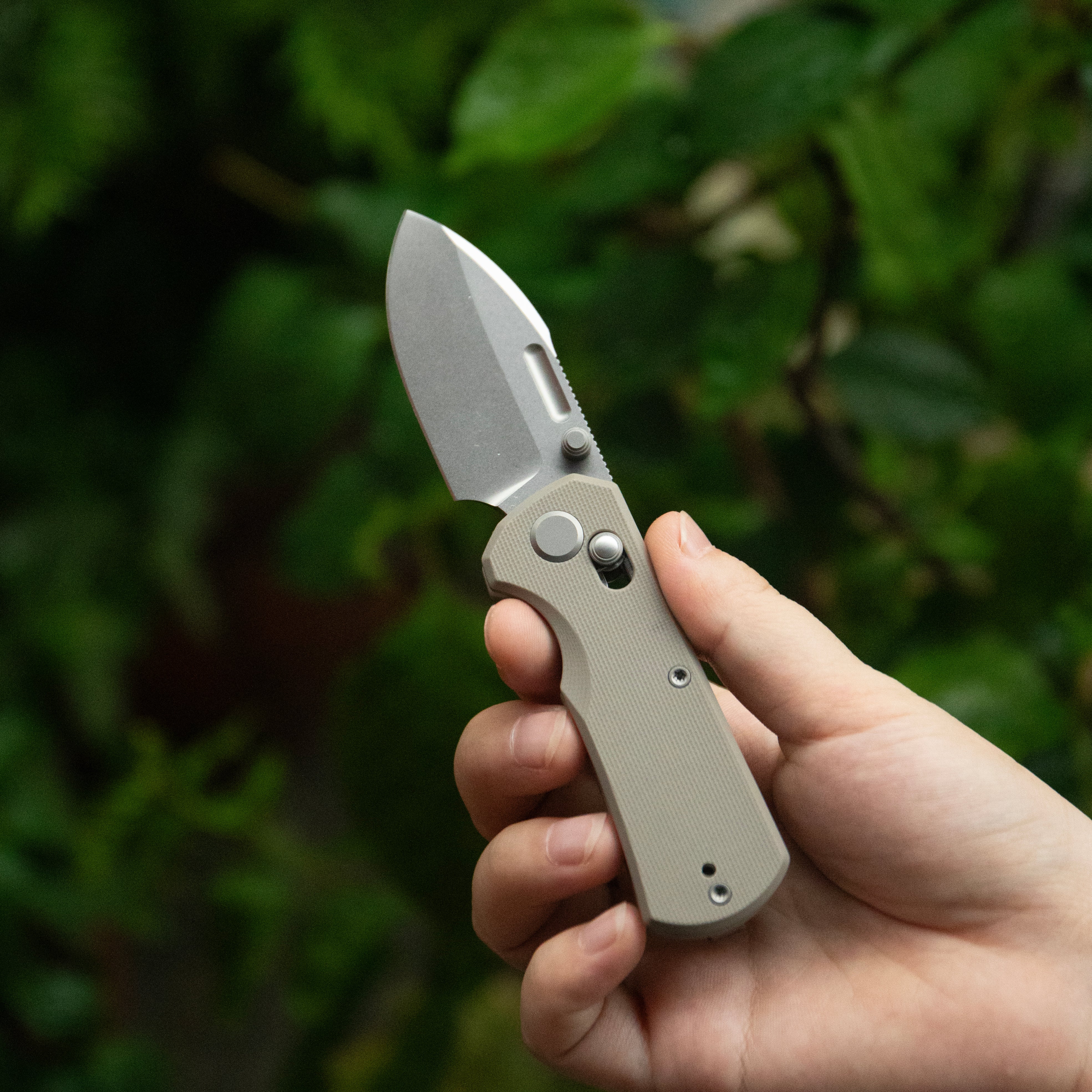 GEO Knife Belluf Crossbar lock Folding Knife Khaki G10 Handle 2.4" Stonewash Bohler M390 Blade GEO2508F