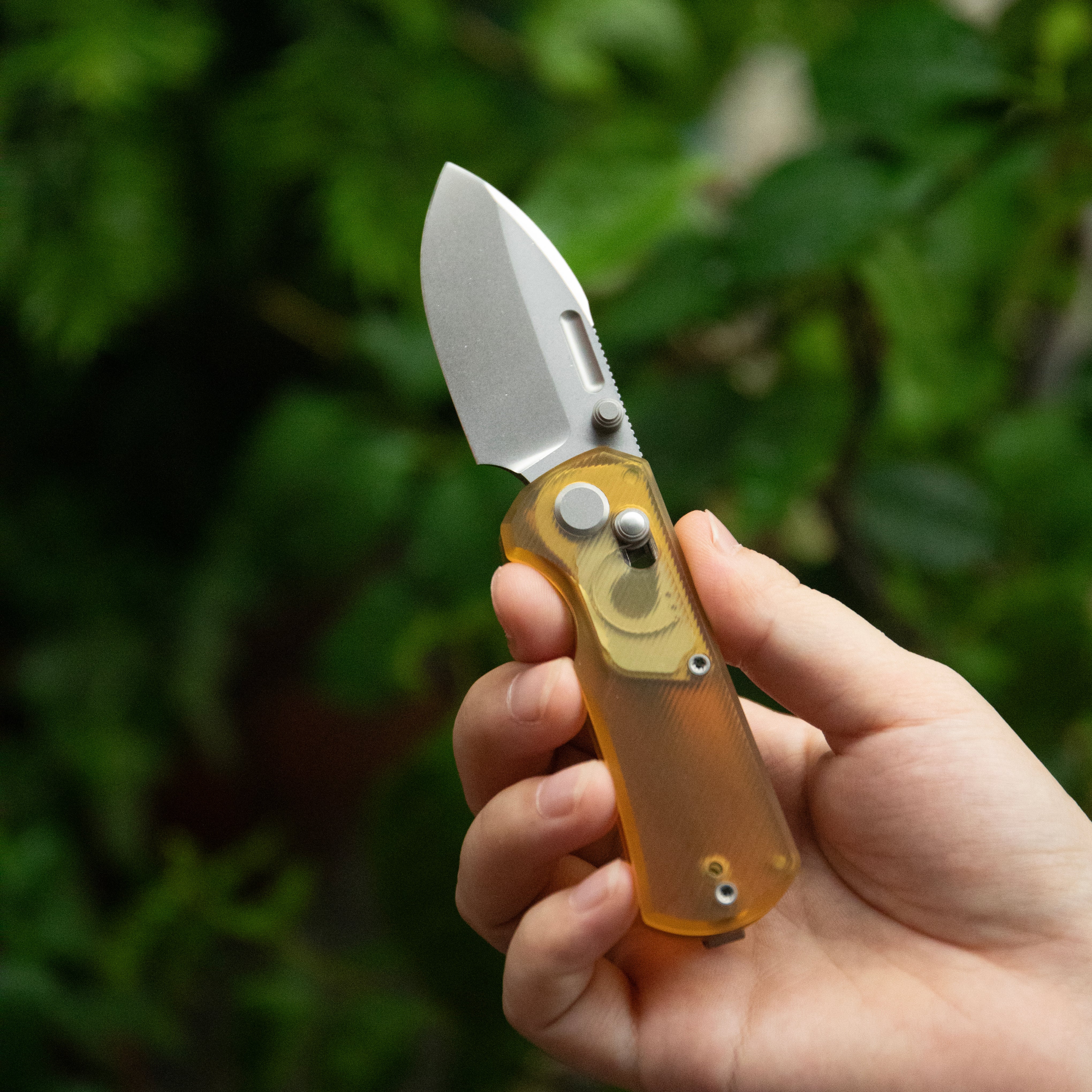 GEO Knife Belluf Crossbar lock Folding Knife Ultem Handle 2.4" Stonewash Bohler M390 Blade GEO2508G